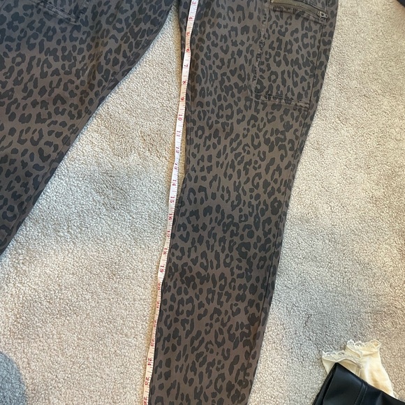 NWT Pistola|| Hannah Leopard Print Cargo Skinny Jeans Size 29 Brown Zip Pockets - Picture 6 of 8